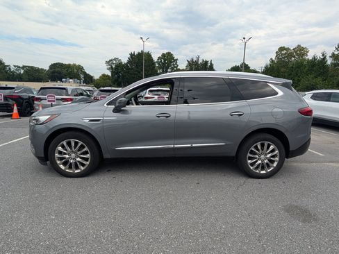 Used 2019 Buick Enclave Essence AWD/4WD image 2