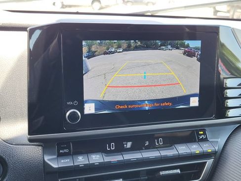 Used 2025 Toyota Camry SE FWD image 17
