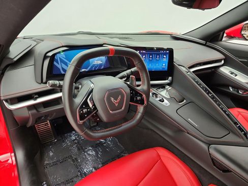 Used 2024 Chevrolet Corvette Stingray Coupe RWD image 9