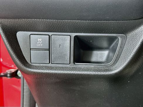 Used 2025 Honda HR-V Sport image 17