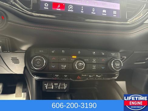 Used 2025 Dodge Durango R/T w/ Blacktop Package AWD/4WD image 27