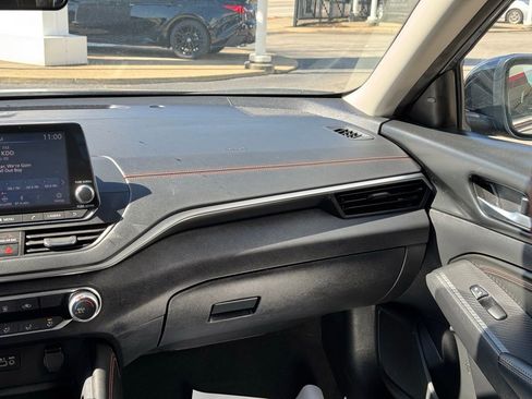 Used 2022 Nissan Altima 2.5 SR image 33