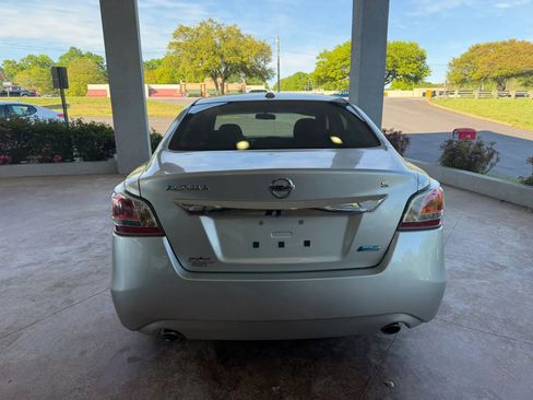 Used 2014 Nissan Altima 2.5 S w/ Display Audio Package image 5