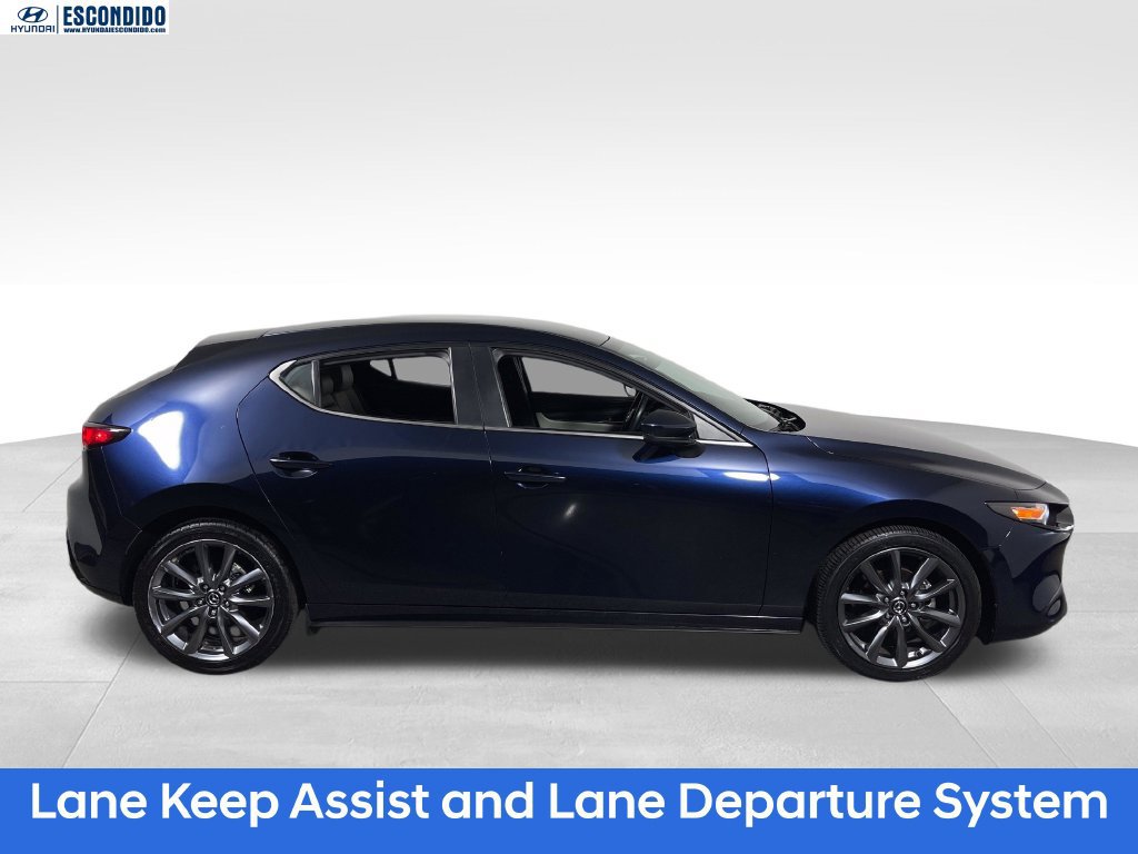 Used 2019 MAZDA MAZDA3 Hatchback FWD image 2