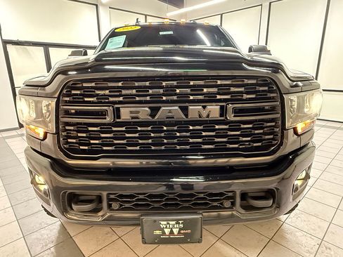 Used 2022 RAM 2500 Big Horn w/ Night Edition image 11
