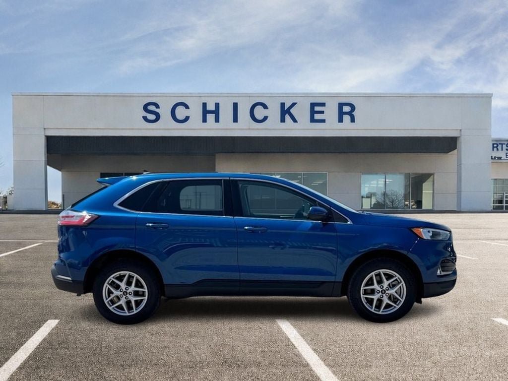 Used 2023 Ford Edge SEL w/ Convenience Package AWD/4WD image 2