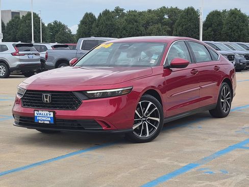 Used 2024 Honda Accord EX image 2