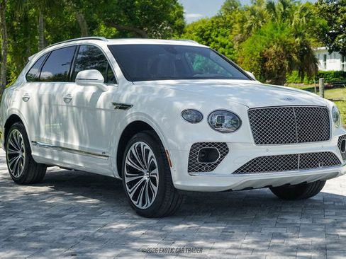 Used 2021 Bentley Bentayga image 12