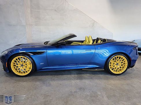 Used 2023 Aston Martin DBS Superleggera Volante image 16