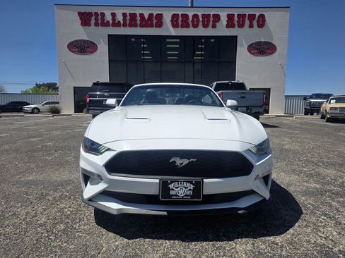 Used 2018 Ford Mustang Premium image 2