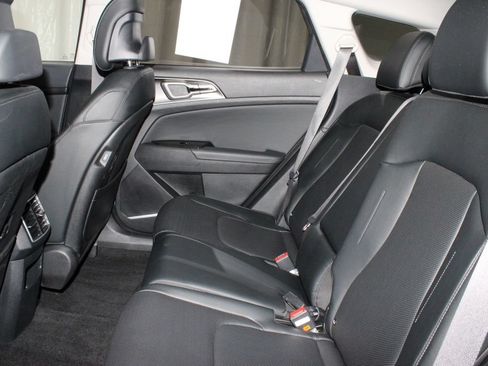 Used 2025 Kia Sportage EX AWD/4WD image 15