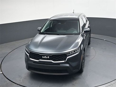 Used 2023 Kia Sorento LX image 21