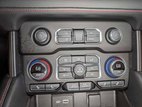 Used 2022 Chevrolet Tahoe RST w/ Sport Performance Package image 32