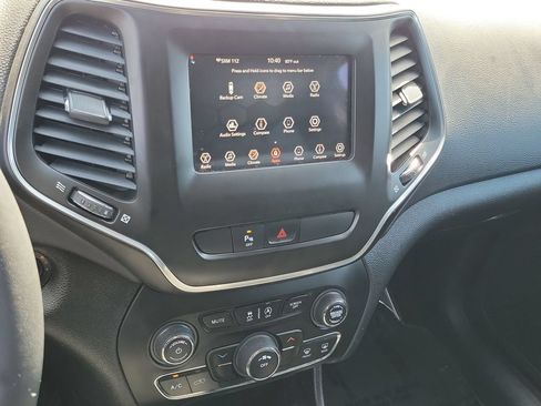 Used 2020 Jeep Cherokee Latitude Plus FWD image 13
