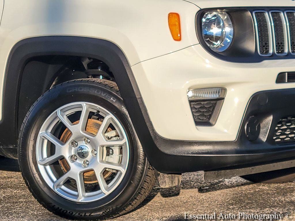 Used 2023 Jeep Renegade Latitude AWD/4WD image 5