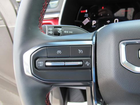 Used 2024 GMC Canyon AT4X AWD/4WD image 25