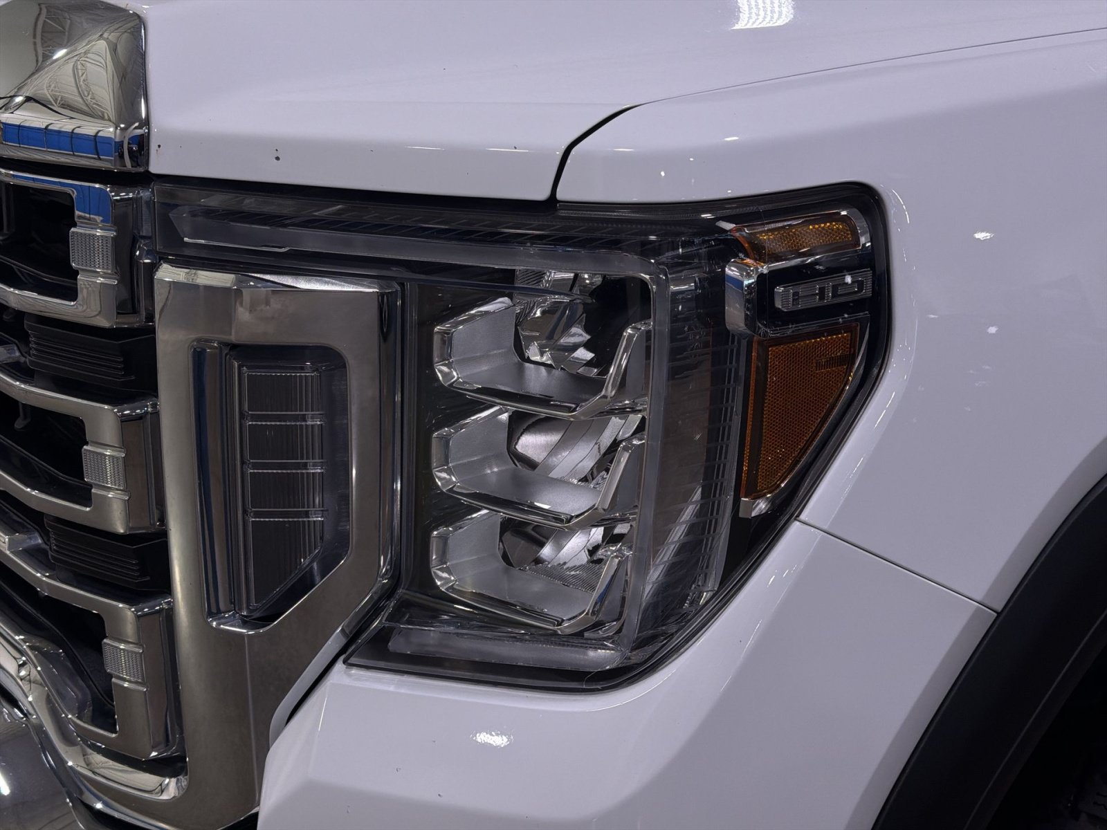Used 2023 GMC Sierra 3500 SLT w/ SLT Premium Package AWD/4WD image 12
