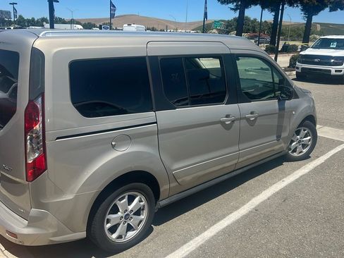 Used 2016 Ford Transit Connect XLT FWD image 2