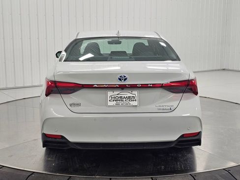 Used 2022 Toyota Avalon Limited image 31