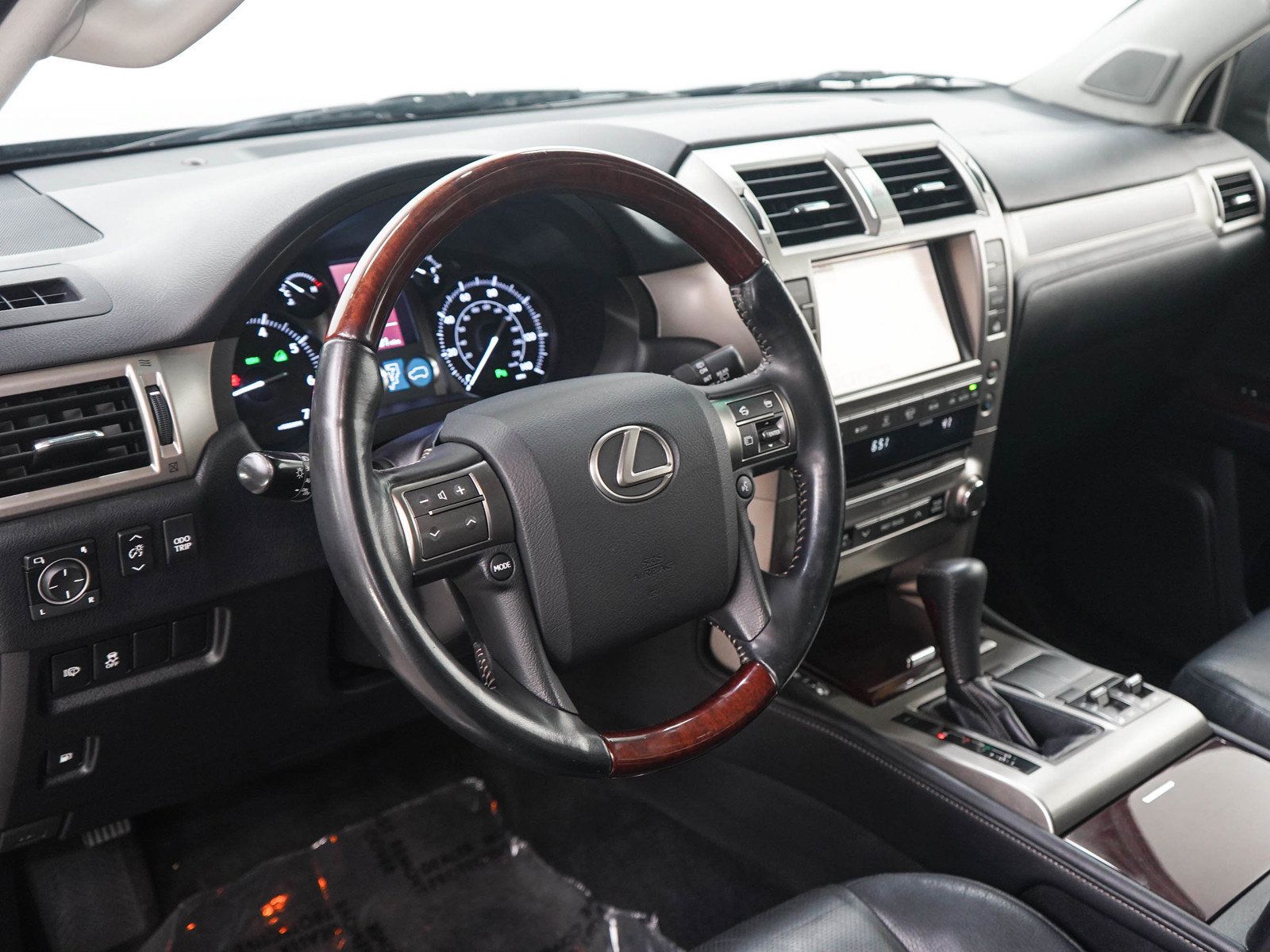 Used 2015 Lexus GX 460 w/ Premium Package AWD/4WD image 20