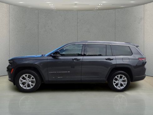 Used 2023 Jeep Grand Cherokee L Limited RWD image 9