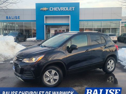 Used 2022 Chevrolet Trax LT w/ LT Convenience Package image 1