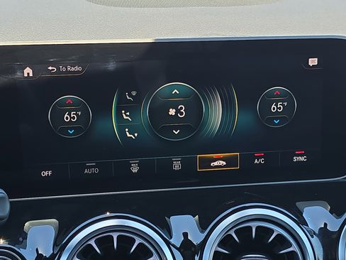 Used 2021 Mercedes-Benz GLA 250 4MATIC image 22