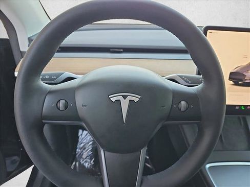 Used 2025 Tesla Model Y Long Range AWD/4WD image 13