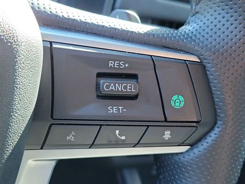 Used 2025 Mitsubishi Outlander SE image 27