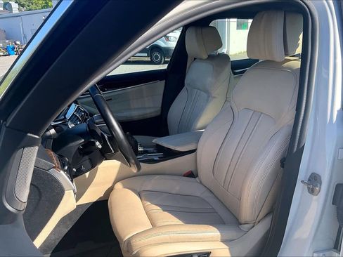 Used 2020 BMW 530i w/ Lighting Package RWD image 7