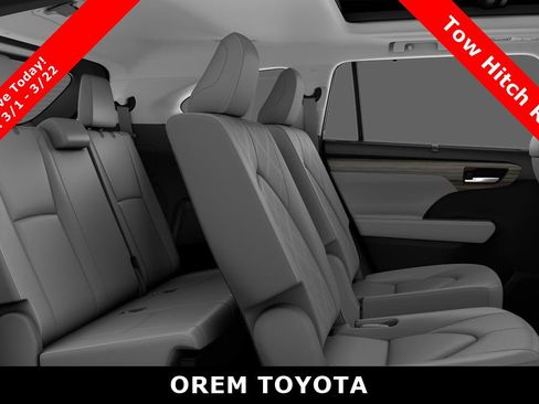 New 2026 Toyota Highlander Platinum image 21