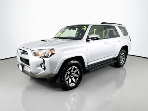 Certified 2024 Toyota 4Runner TRD Off-Road Premium AWD/4WD image 2