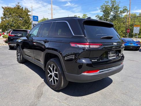 Used 2024 Jeep Grand Cherokee Limited AWD/4WD image 5