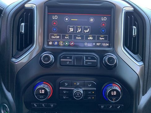 Used 2021 Chevrolet Silverado 1500 High Country w/ Technology Package image 28