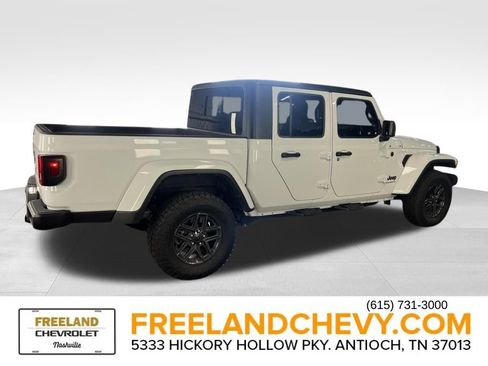 Used 2024 Jeep Gladiator Sport image 5