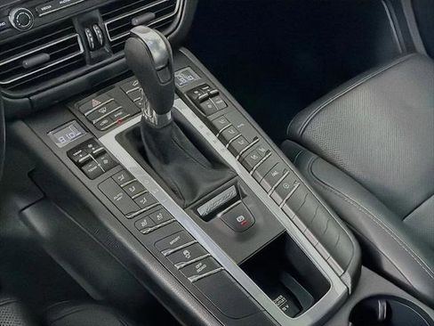 Certified 2021 Porsche Macan AWD/4WD image 21