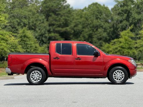 Used 2016 Nissan Frontier SV w/ SV Value Truck Package RWD image 12