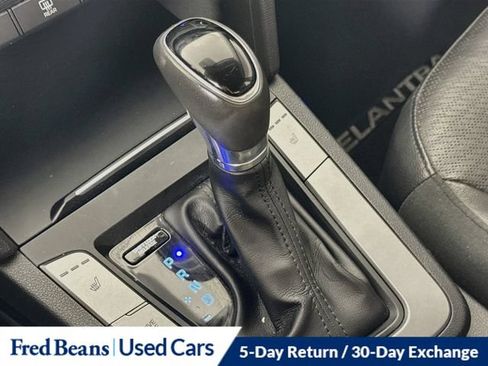 Used 2017 Hyundai Elantra Limited FWD image 19