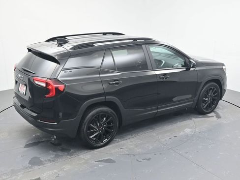 Used 2023 GMC Terrain SLE w/ Elevation Edition image 5