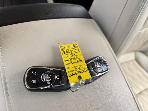 Used 2023 Buick Enclave Avenir w/ Avenir Technology Package FWD image 32