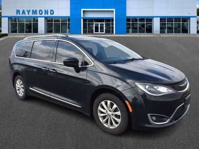 Used 2018 Chrysler Pacifica Touring-L Plus