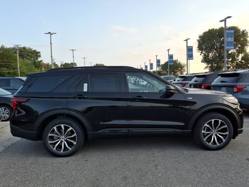 New 2027 Ford Explorer ST-Line AWD/4WD image 2