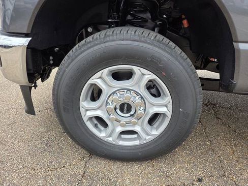 New 2026 Ford F250 XLT w/ XLT Premium Package image 22