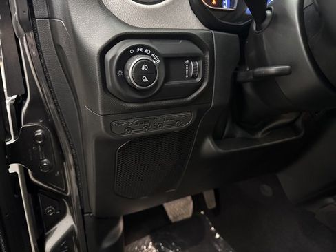 New 2025 Jeep Gladiator Sport image 11