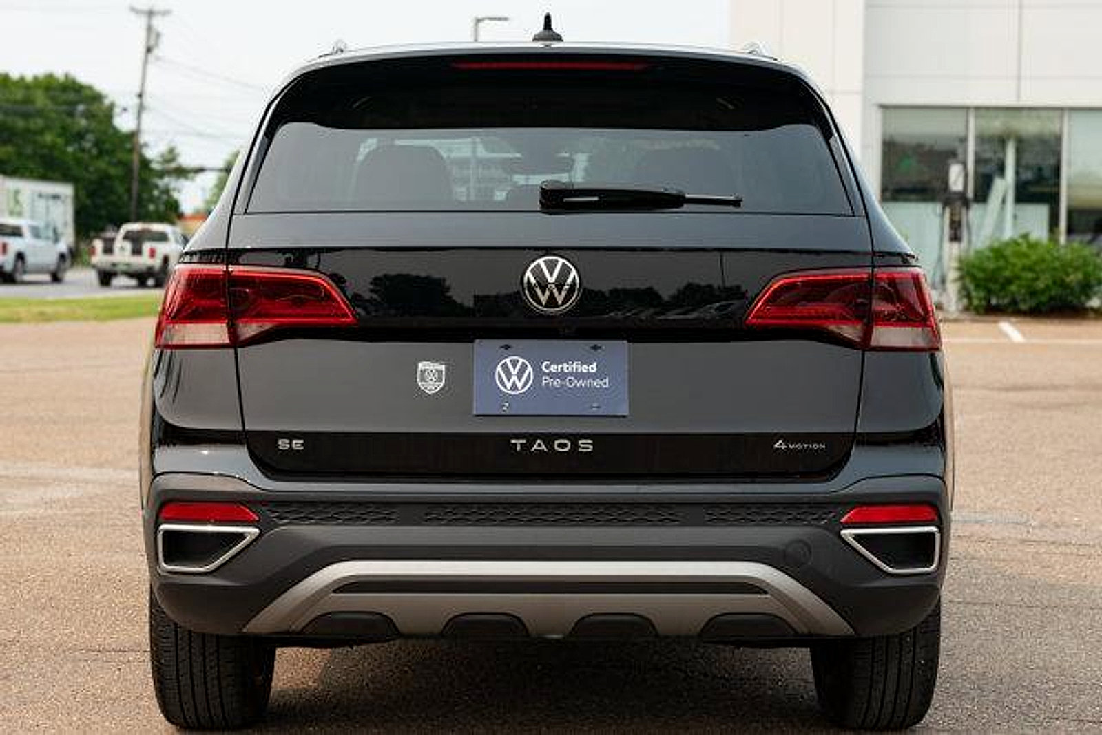 Certified 2024 Volkswagen Taos SE w/ Panoramic Sunroof Package AWD/4WD image 5