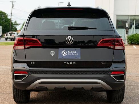 Certified 2024 Volkswagen Taos SE w/ Panoramic Sunroof Package AWD/4WD image 5