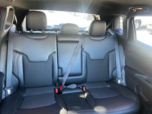 Used 2025 Jeep Compass Trailhawk image 37