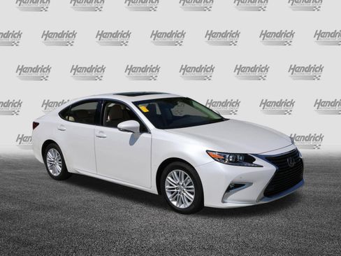 Used 2017 Lexus ES 350 w/ Premium Package FWD image 2