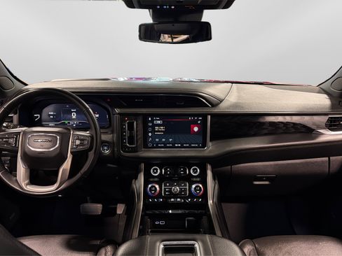Used 2023 GMC Yukon XL Denali AWD/4WD image 22