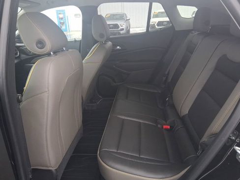 Used 2024 Chevrolet Trax ACTIV w/ Sunroof Package image 17